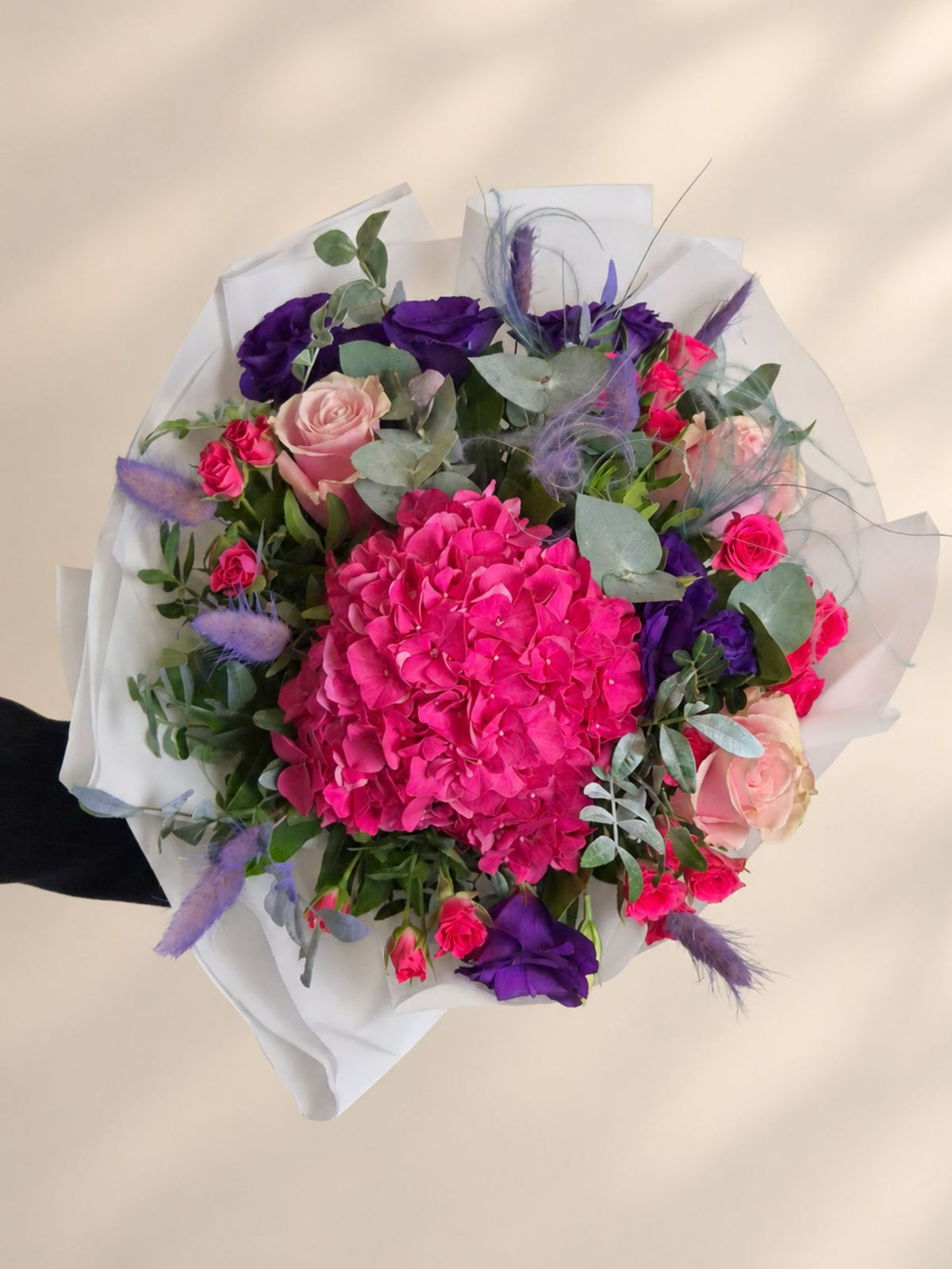 Buchet cu Hortensie și Trandafiri