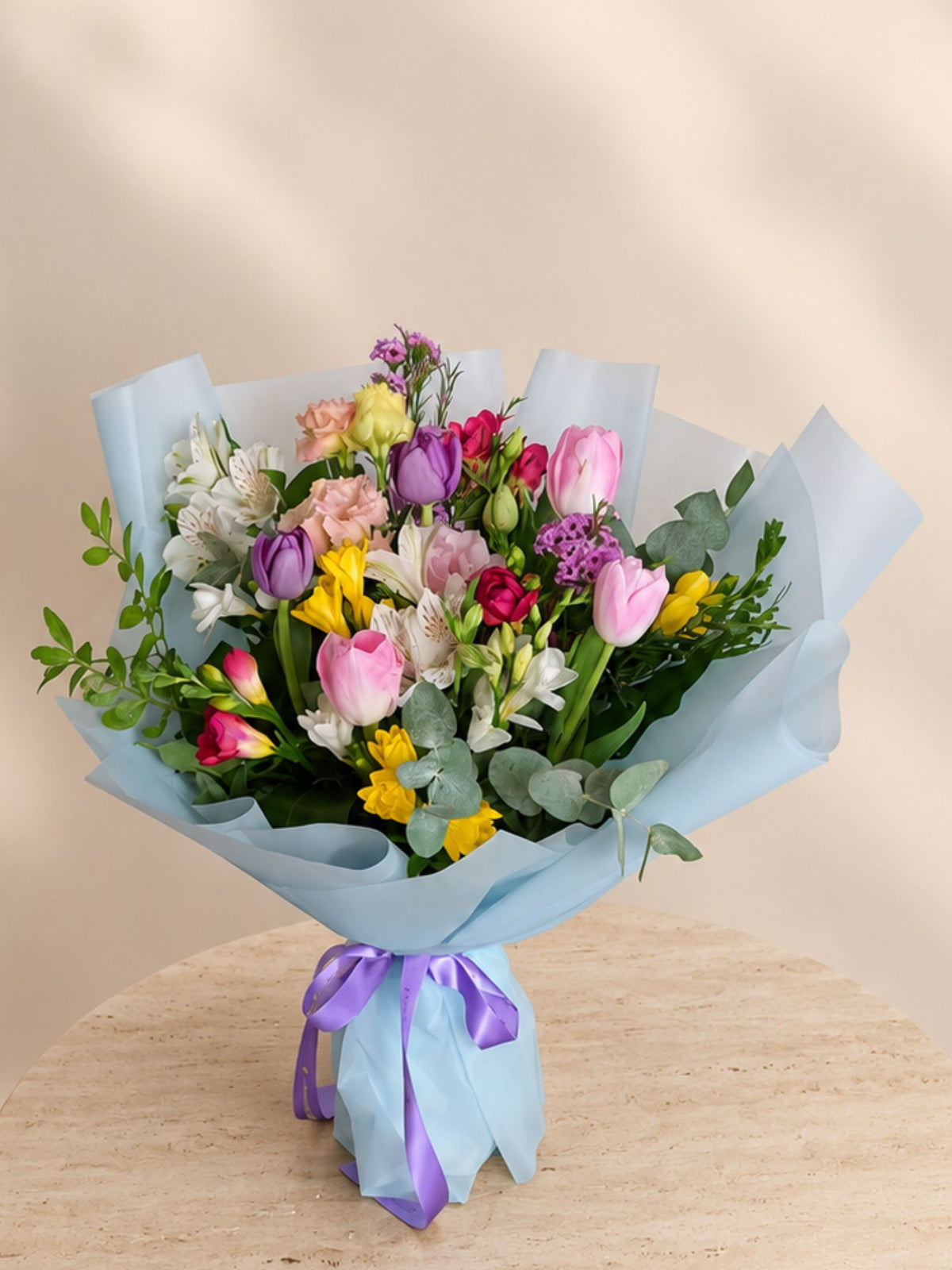 Buchet mix cu flori de primavara