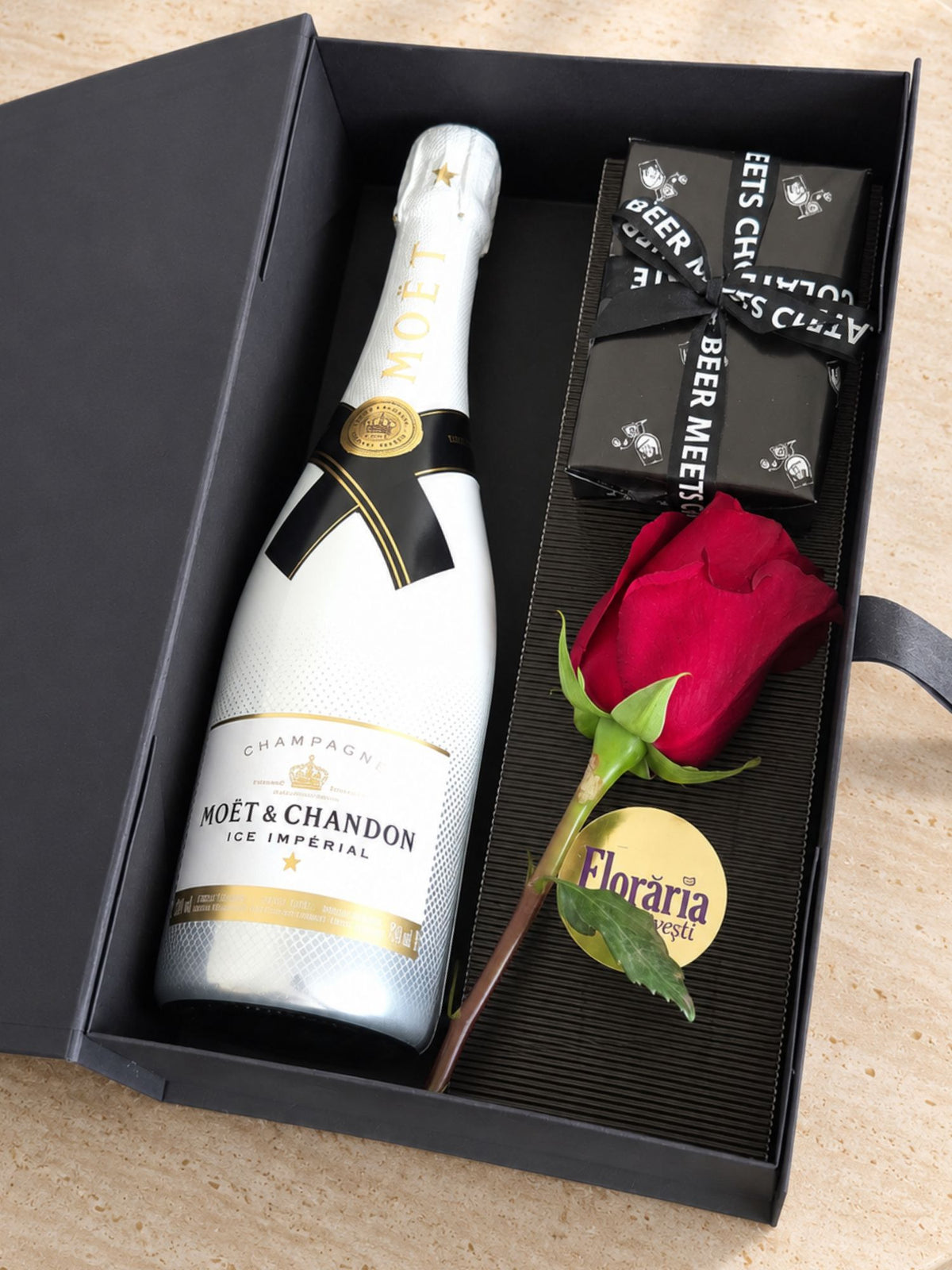 Cadou sampanie MOET ICE Imperial si praline