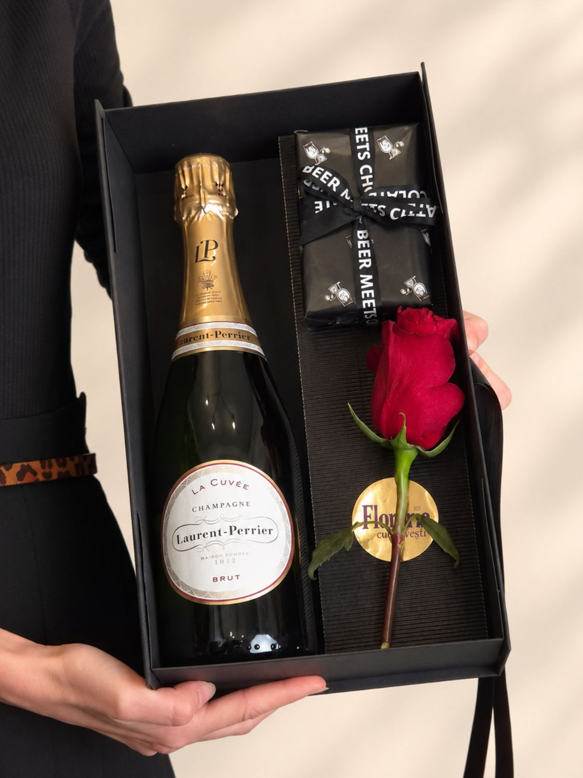Cadou sampanie Laurent Perrier si praline
