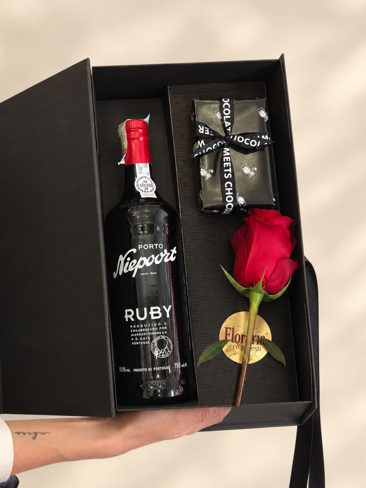 Cutie Cadou Vin Porto Ruby si Praline