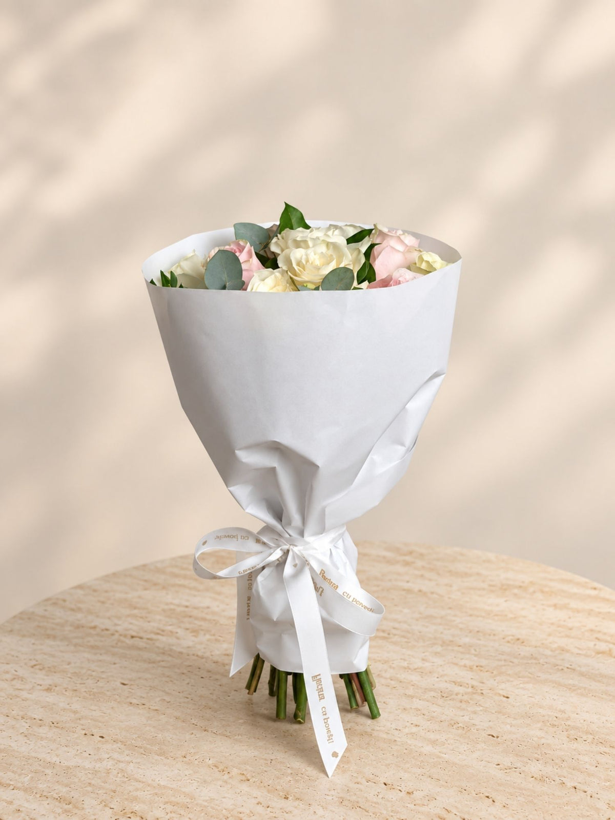 Buchet 11 Trandafiri Albi si Roz
