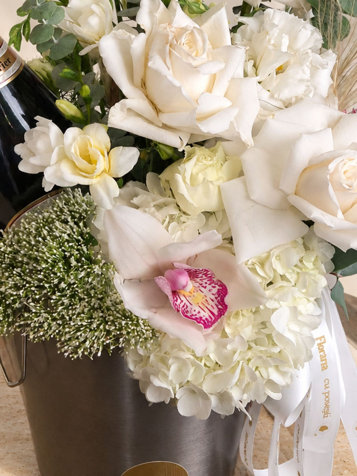 Colecția de Lux - Aranjament Floral și Șampanie Laurent-Perrier