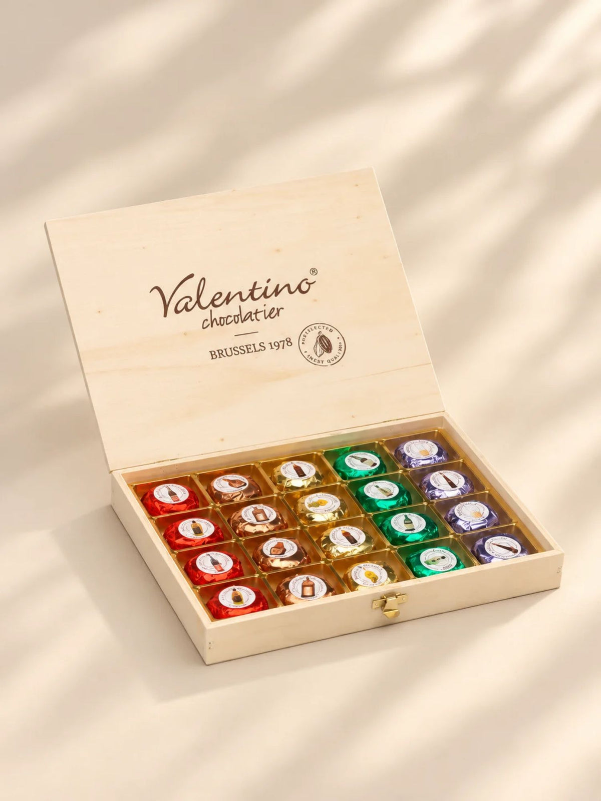 Cutie Lemn Praline cu Lichior Valentino