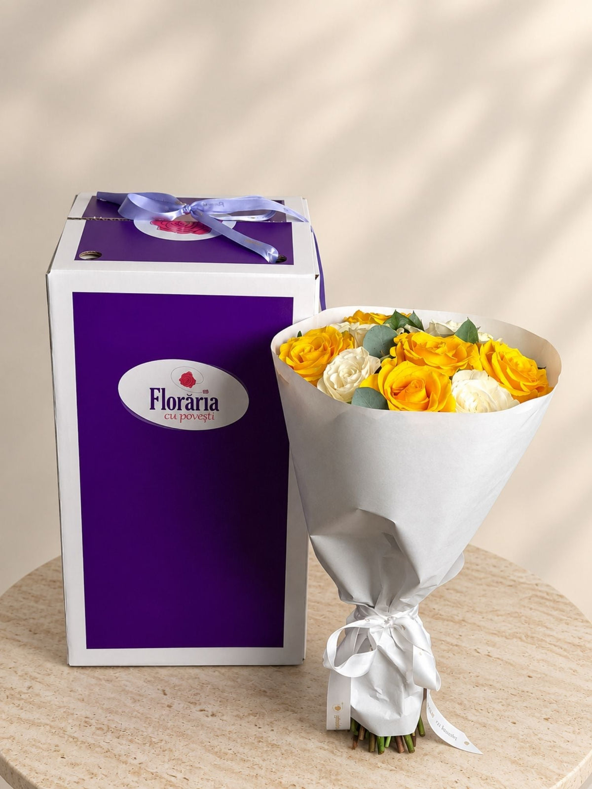 Buchet 11 Trandafiri Albi si Galbeni - Floraria cu Povesti