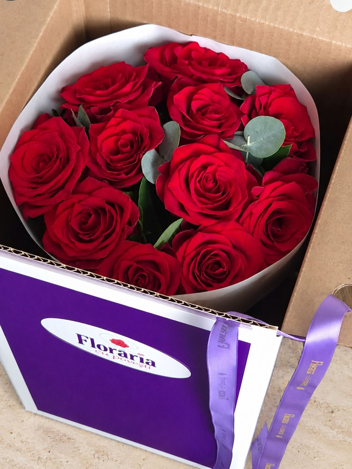 Buchet 11 Trandafiri Rosii - Floraria cu Povesti