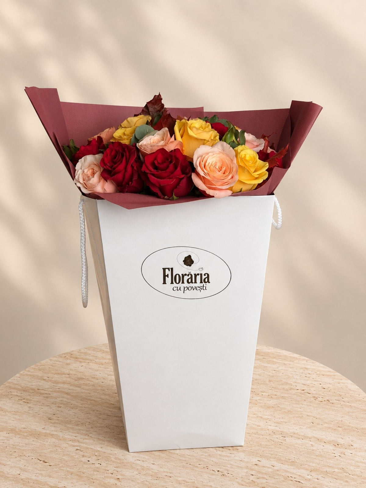 Buchet de Toamna cu Trandafiri Rosii, Galbeni si Portocalii - Floraria cu Povesti