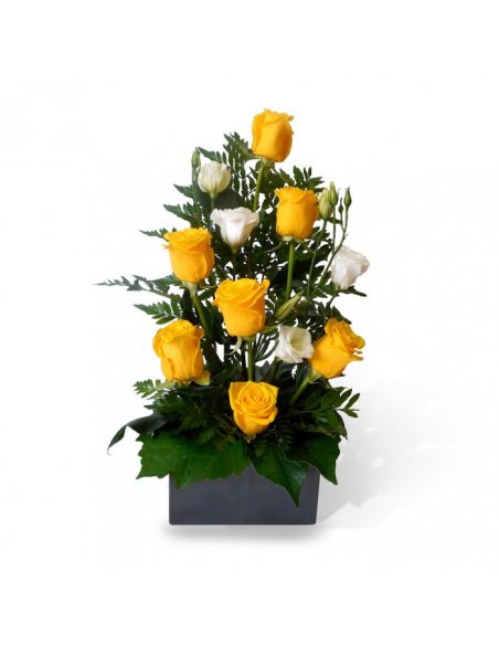Aranjament  Elegance trandafiri galbeni