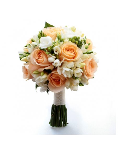 Buchet cununie cu trandafiri peach si frezii albe