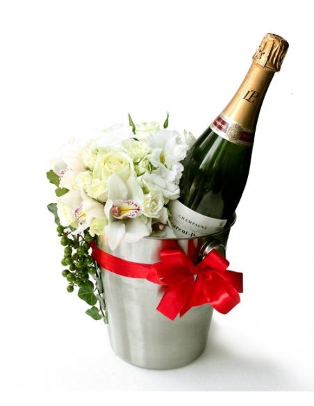 Colectia de Lux - Aranjament floral si Sampanie Laurent Perrier