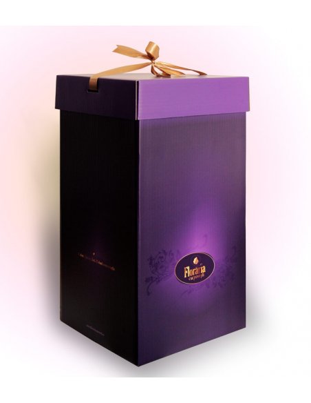 Buchet trandafiri caramizii si orhidee imperiale galbene
