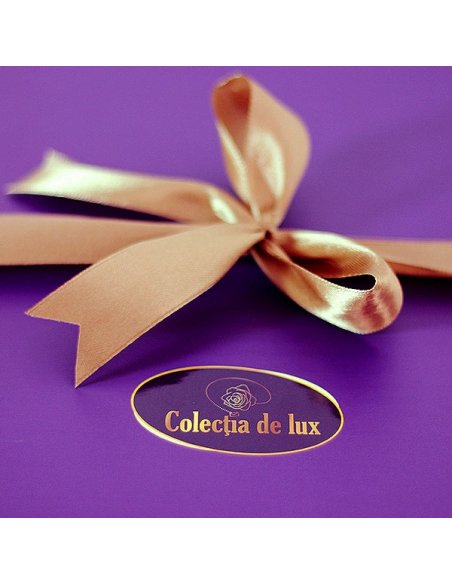 Buchet trandafiri caramizii si orhidee imperiale galbene