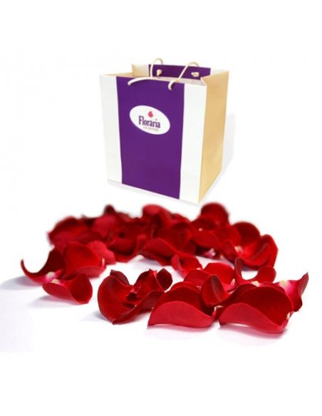 Petale trandafiri rosii