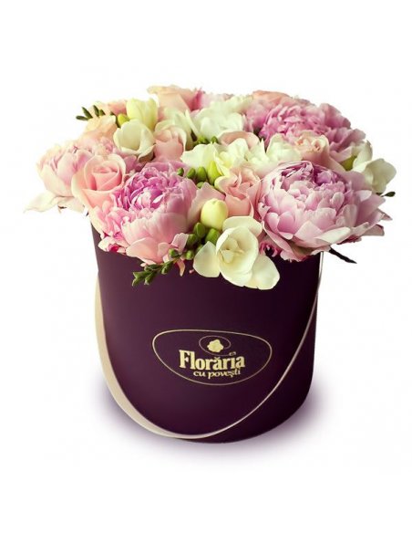 Colectia en Vogue - Cutie cu bujori, trandafiri roz si frezii