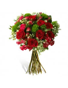 Buchet cu trandafiri rosii miniroze si green trick