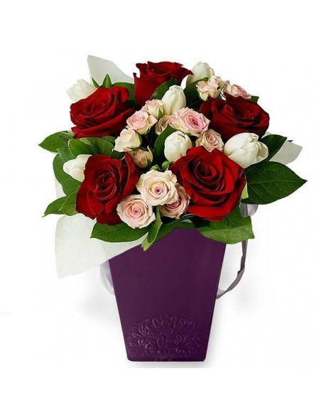 Buchet cu trandafiri rosii lalele si vaza cadou