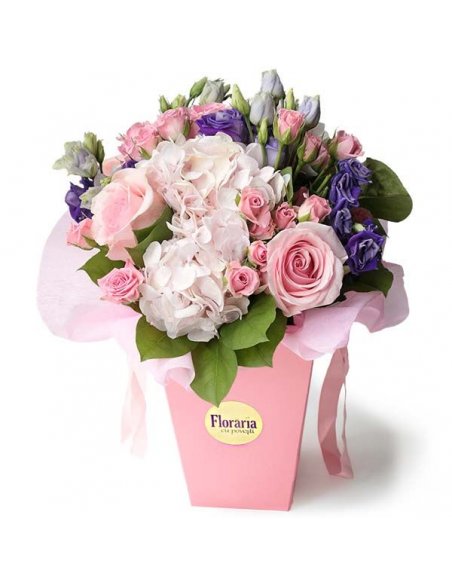 Buchet cu trandafiri hortensie si miniroze roz