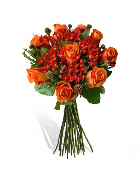Buchet cu trandafiri portocalii bouvardia rosie si conifere