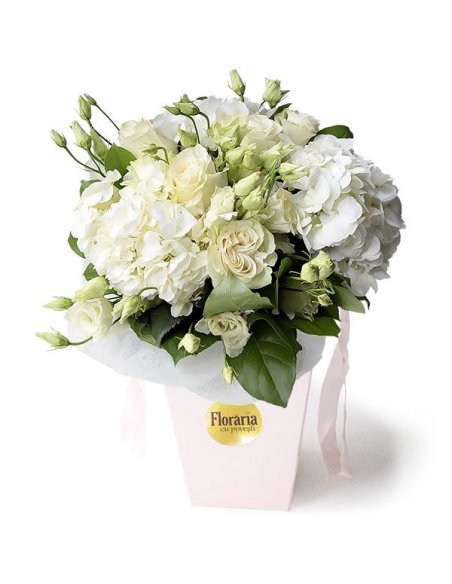 Buchet cu trandafiri hortensii si lisianthus alb
