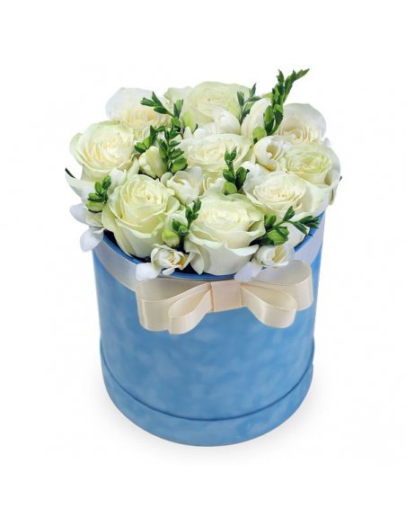 Cutie cu trandafiri, hortensie si orhidee vanda