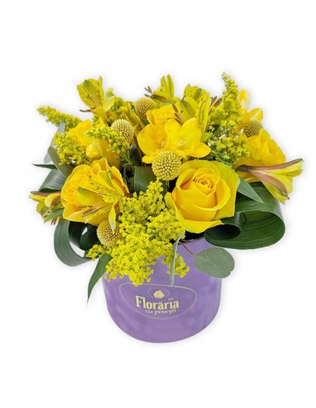 Cutie medie cu trandafiri galbeni