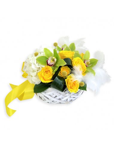 Aranjament Special - Cos cu flori galbene si pene