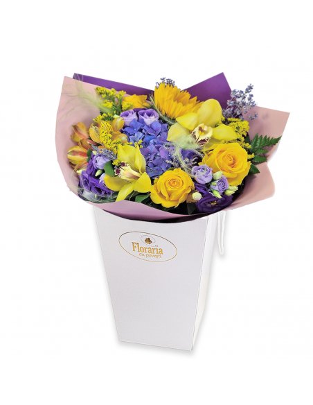 Buchet colorat cu trandafiri galbeni floarea soarelui si hortensie mov