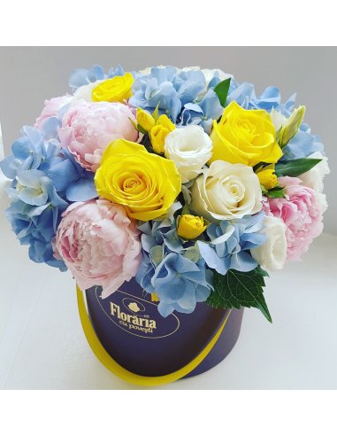 Colectia en Vogue - Cutie cu hortensie bleu si...