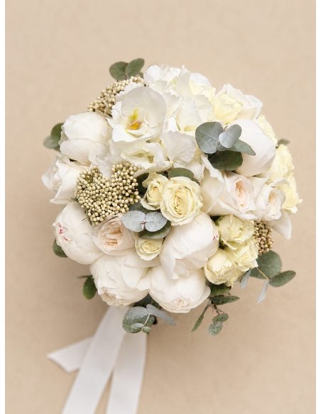 Buchet de mireasa cu bujori albi