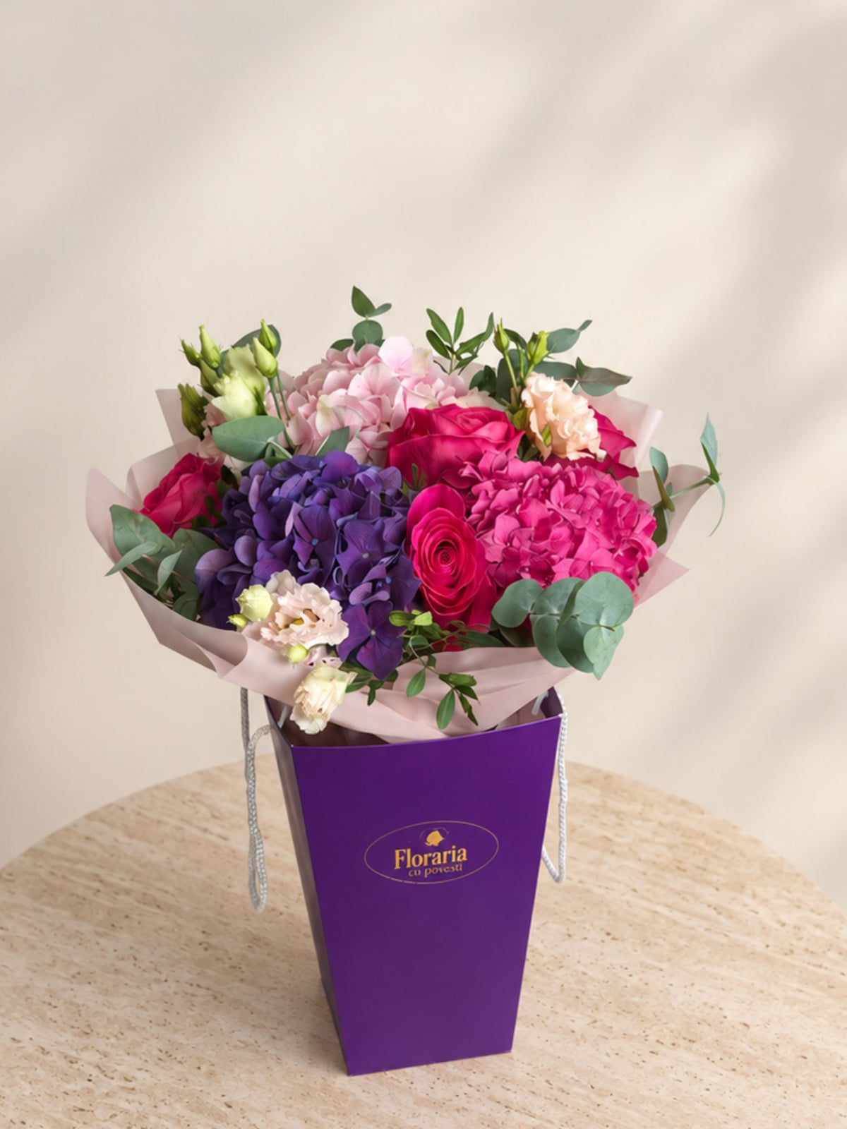 Buchet cu Trandafiri Roz, Hortensii și Lisianthus