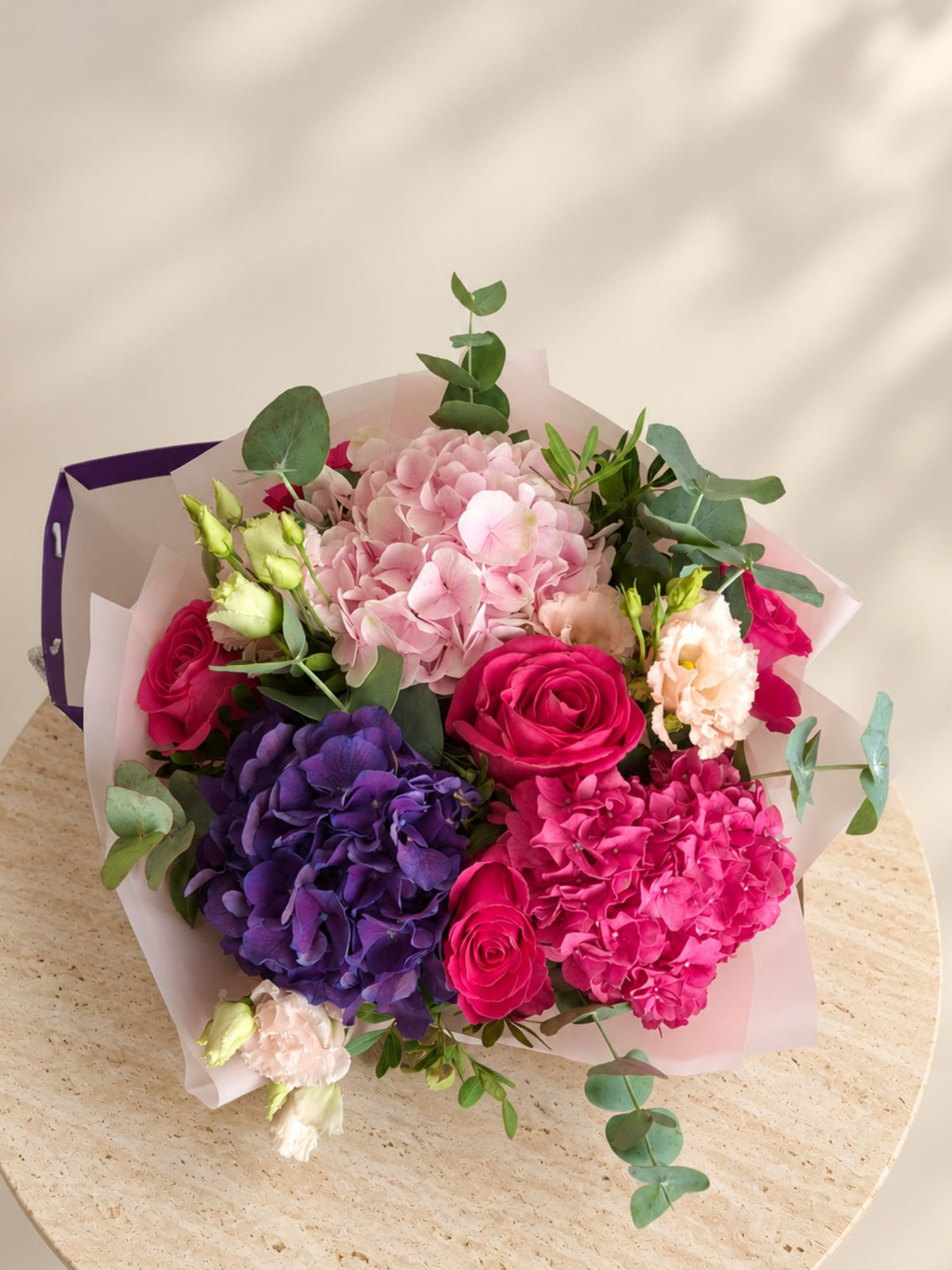 Buchet cu Trandafiri Roz, Hortensii și Lisianthus