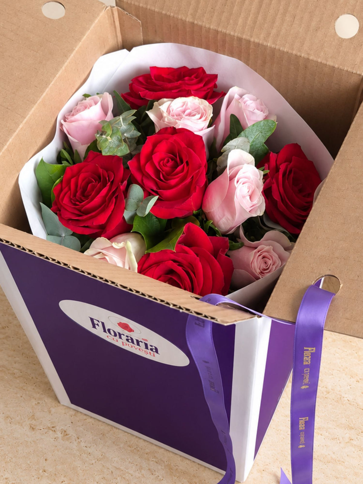 Buchet 11 Trandafiri Rosii si Roz