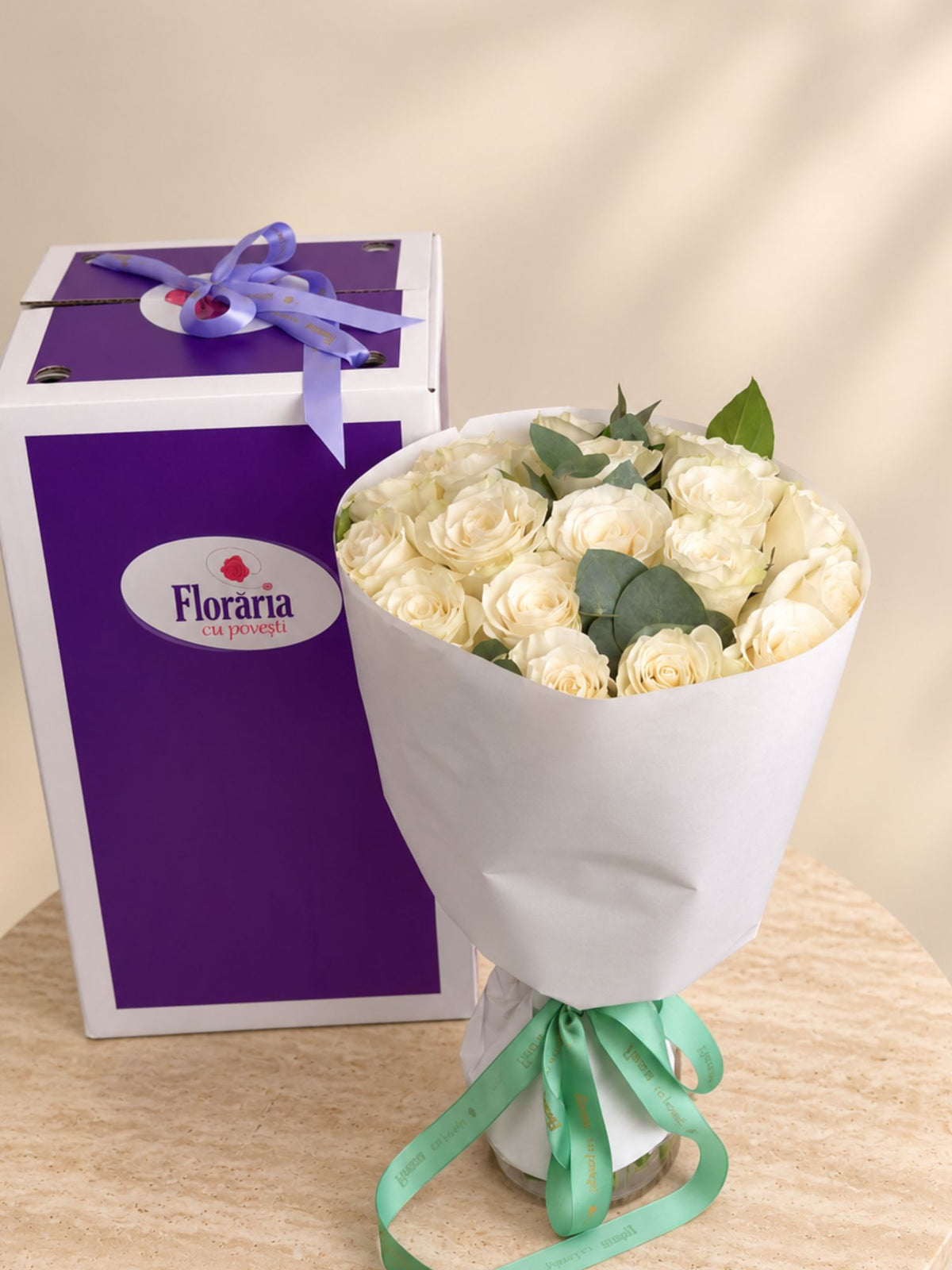 Buchet 19 trandafiri albi