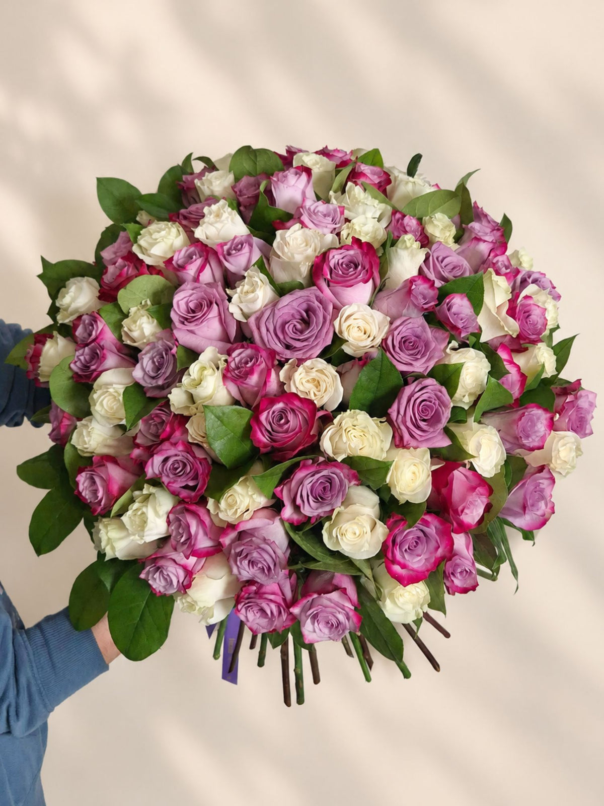 SPECIALS - Buchet 101 trandafiri albi si mov