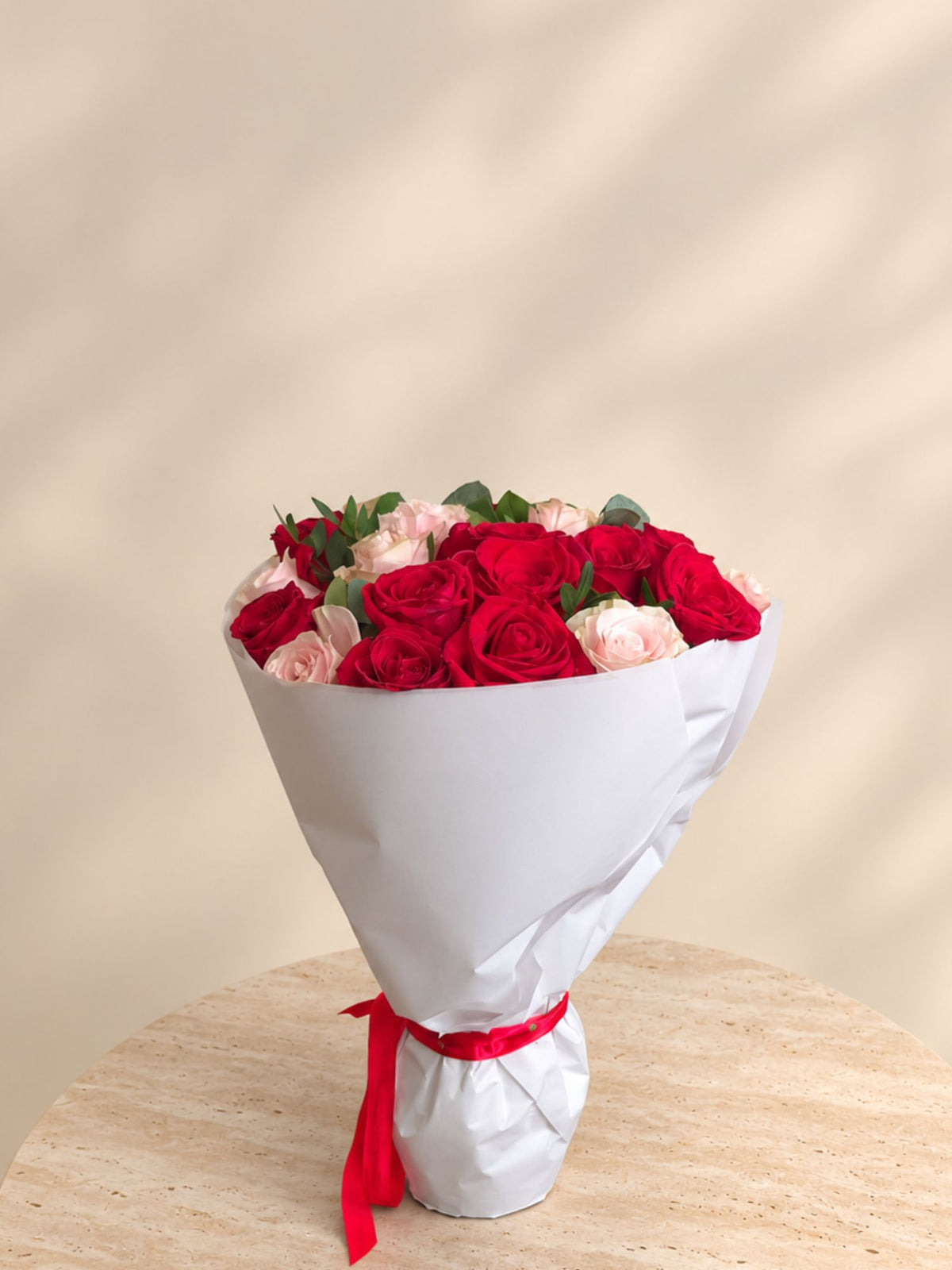 Buchet 25 trandafiri rosii si roz