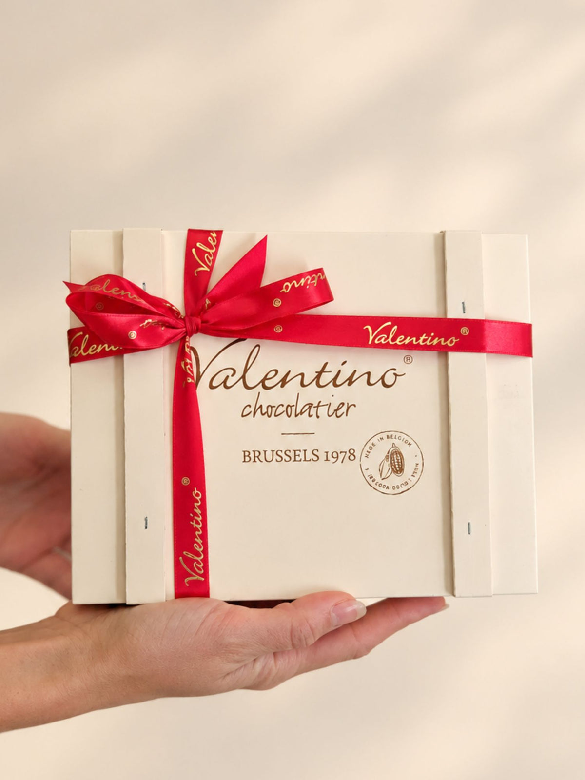 Cutie Lemn Praline cu Lichior Valentino