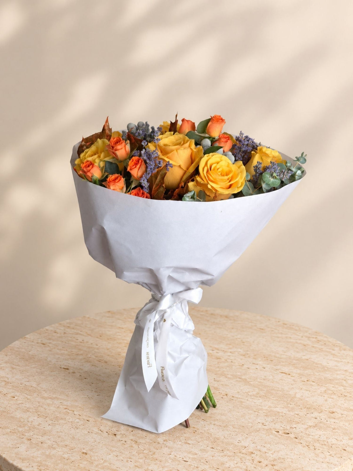 Buchet cu Trandafiri Galbeni, Miniroze si Miniconifere - Floraria cu Povesti