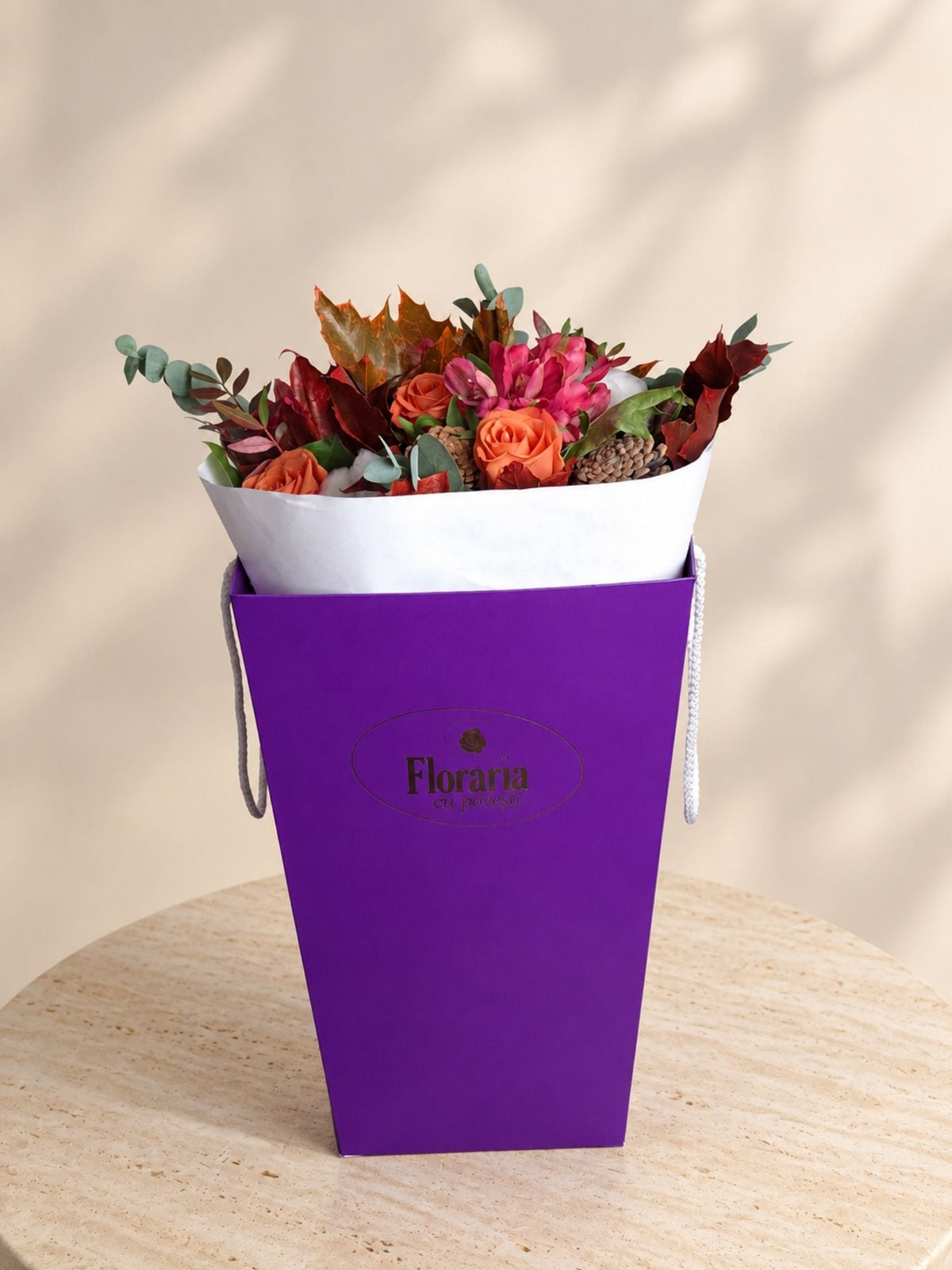 Buchet cu Trandafiri Portocalii si Flori de Bumbac - Floraria cu Povesti